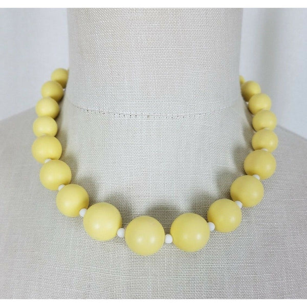 Vintage Single Strand Yellow Beads BEADED NECKLACE Choker Length Resin Lucite