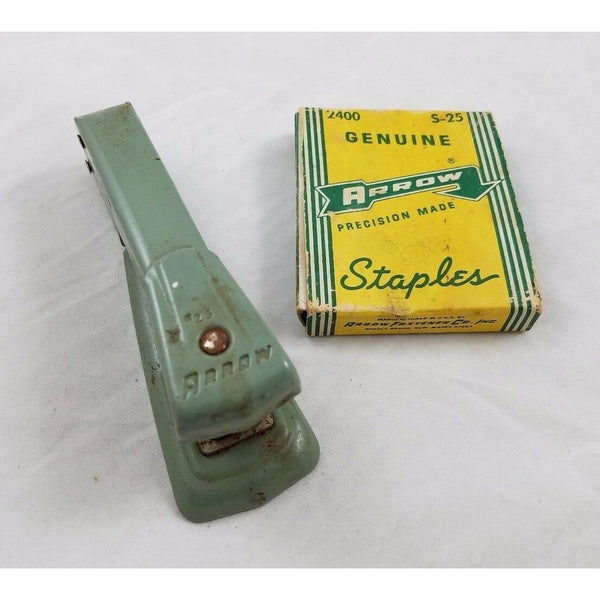 Vintage ARROW STAPLER & S-25 2400 Staples Genuine No 25 Avocado Green 1960's