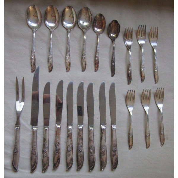 International Supreme Silverplate Silverware Flatware Random Rose 21 Pieces 1960
